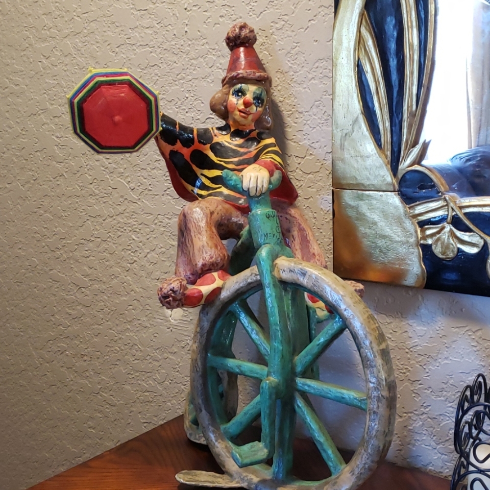Halloween decor!! Clown unicycle w/ umbrella